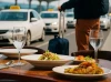 دلالی از میز غذا تا صندلی تاکسی؛ رستوران های کیش را زمین می زند